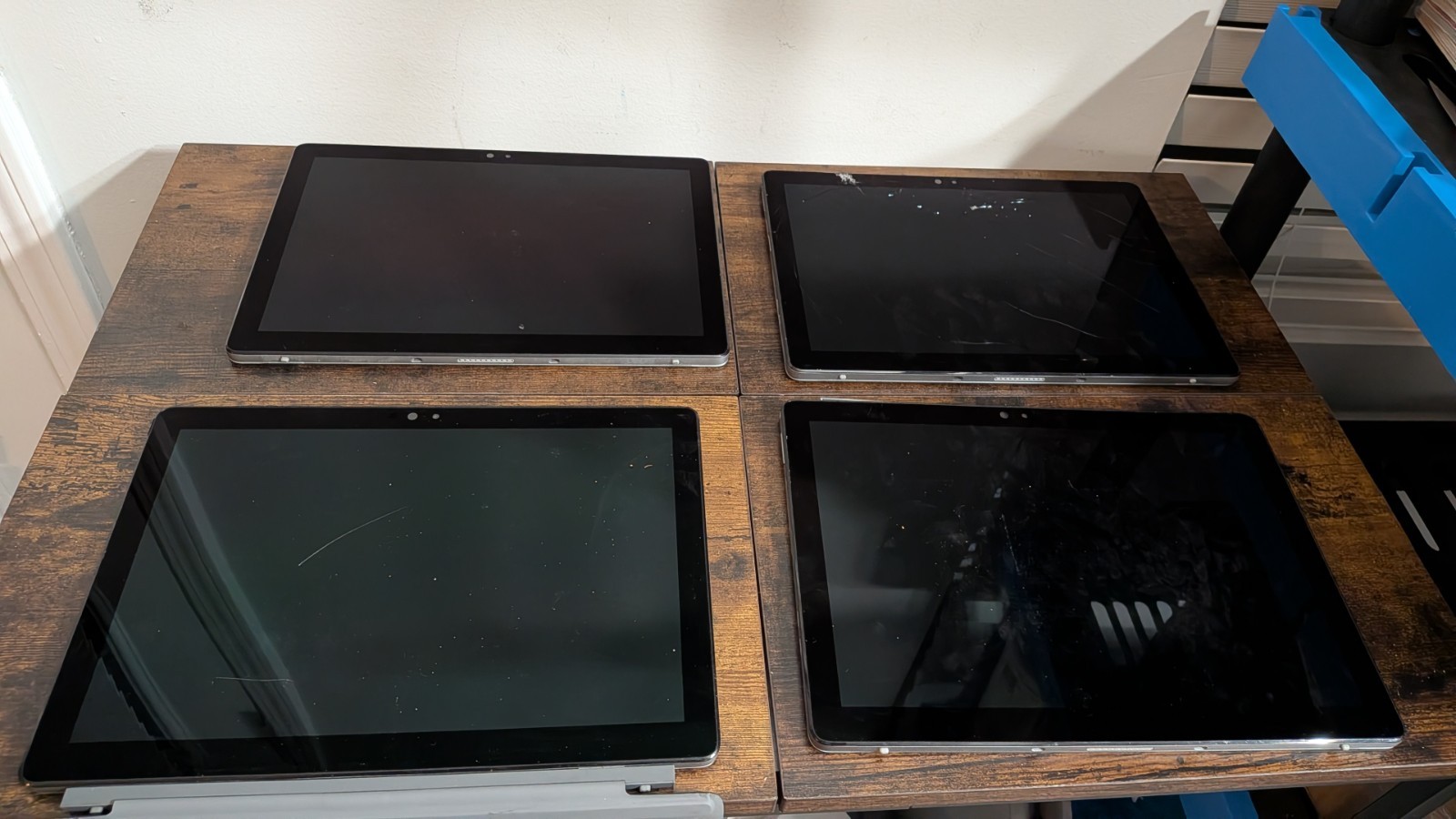Dell Latitude 7200 2-in-1 I7, 256GB SSD Windows 11 CRACKED SCREEN LOT OF 4