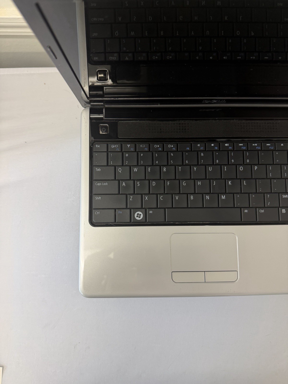 Dell Inspiron 1440 Laptop – Good Screen – Core 2 Duo T6600 – Read Des