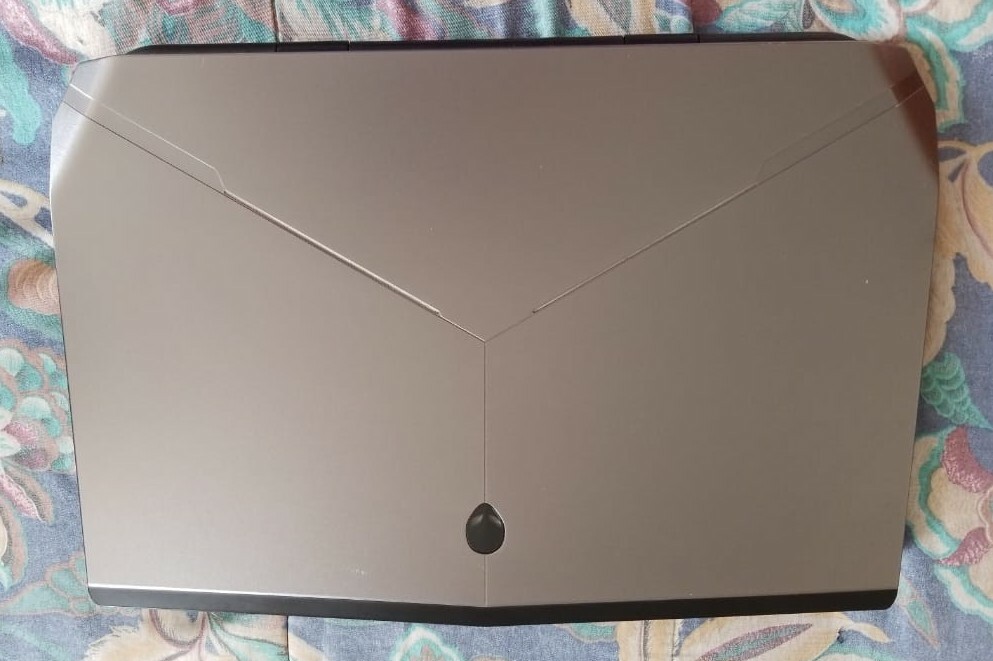 Alienware 15 R2 Intel Core i7-6700HQ 2.60 GHz 1 TB 16 GB