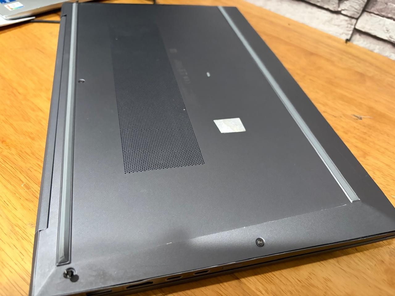 HP ZBook Firefly 15 G8 i7-1165G7 2.80GHz 8GB RAM 256GB SSd NViDIA T500 W 10PRO