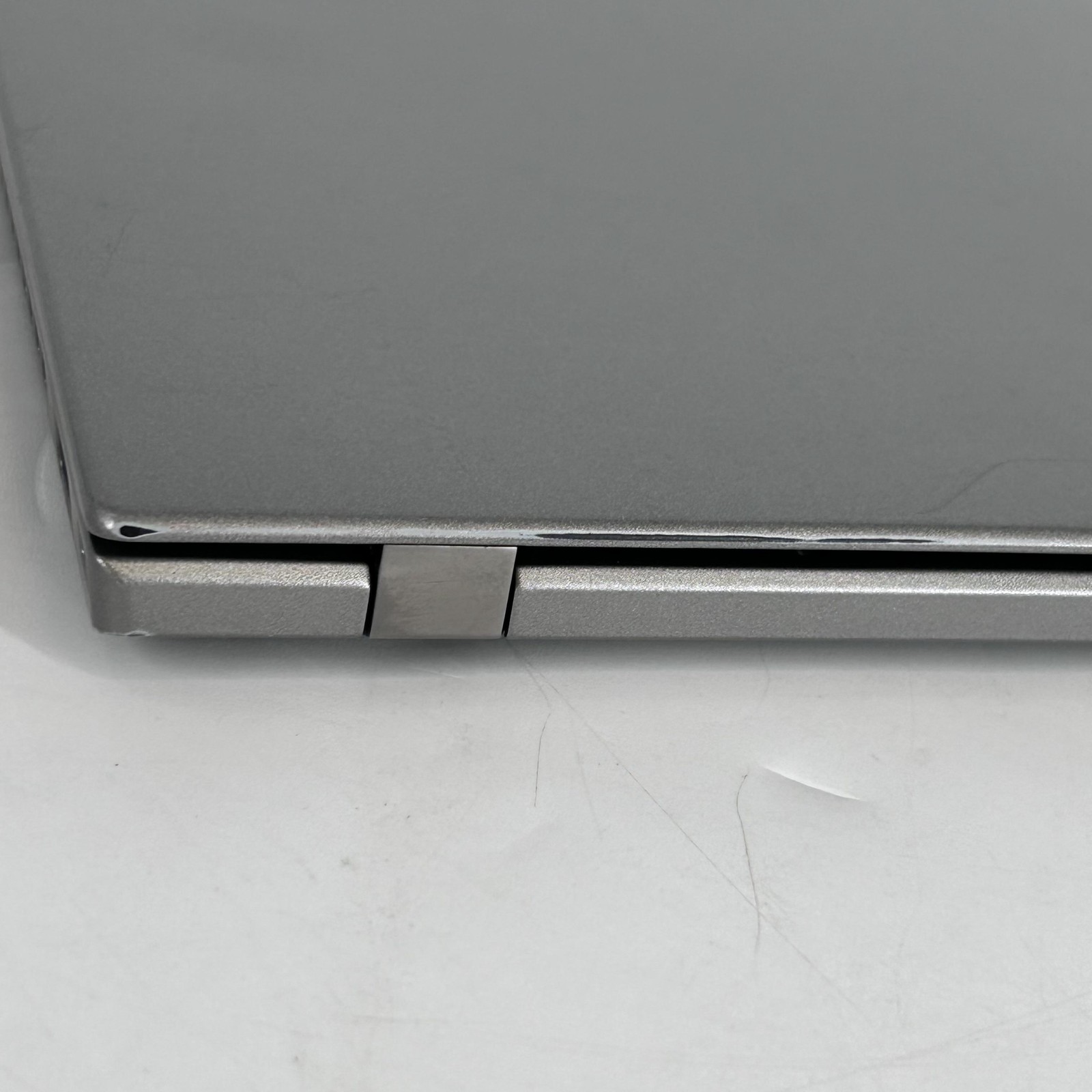 Lenovo ThinkPad X1 Carbon Gen 6 14 FHD i7-8650U 1.90GHz 16GB 512GB SSD Good