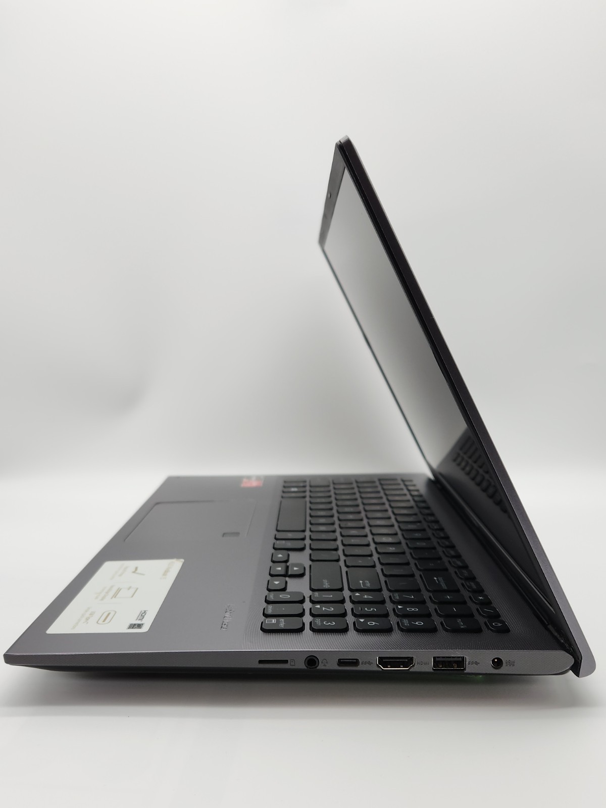 ASUS Vivobook 15 F512DA, AMD Ryzen 3 3200U, 12GB RAM, 512 SSD, Win 11 home