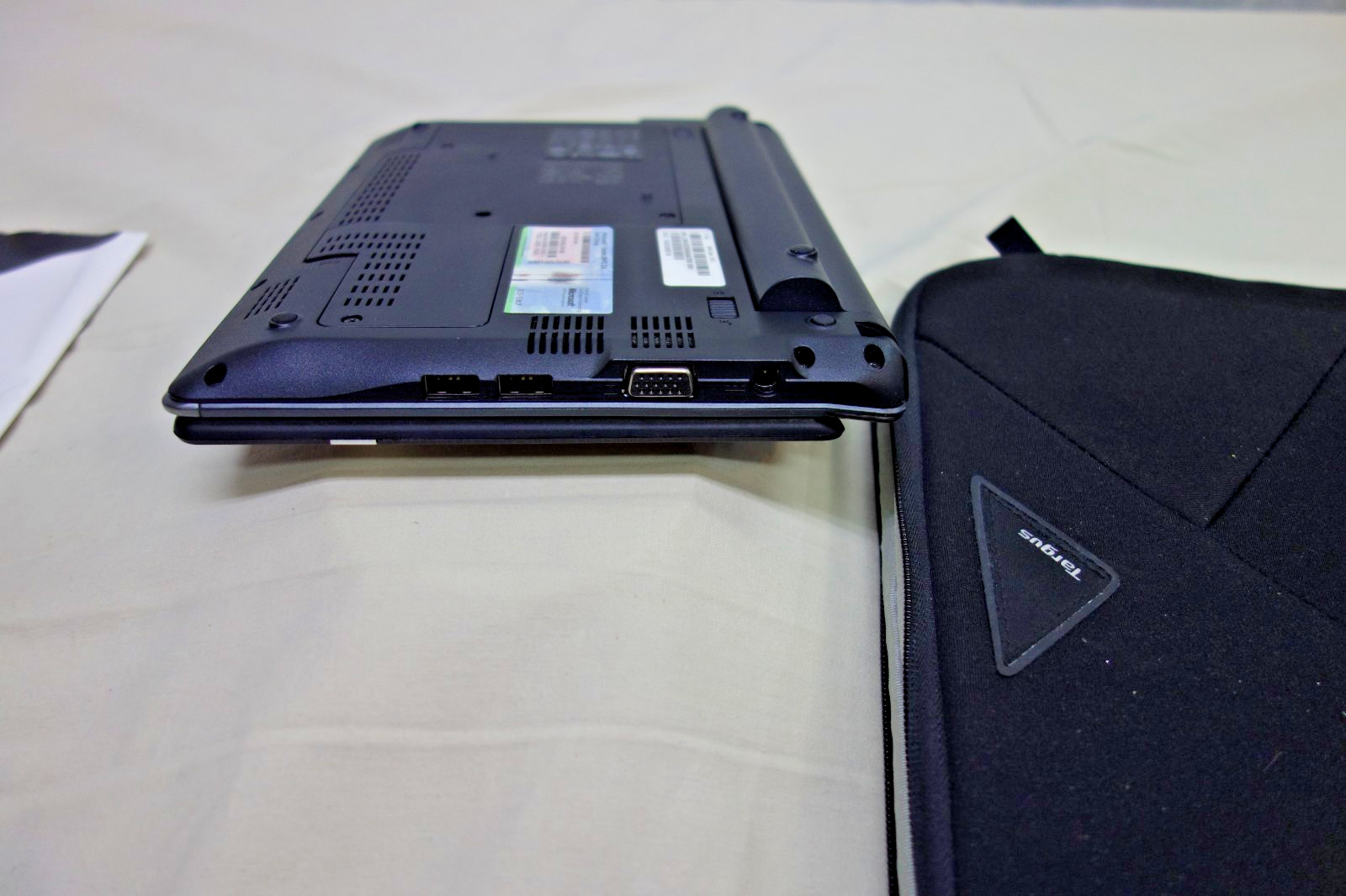 Gateway LT2104u NAV50 Netbook 10.1″ Intel Atom 1GB RAM 250G Box Manual Case Win7