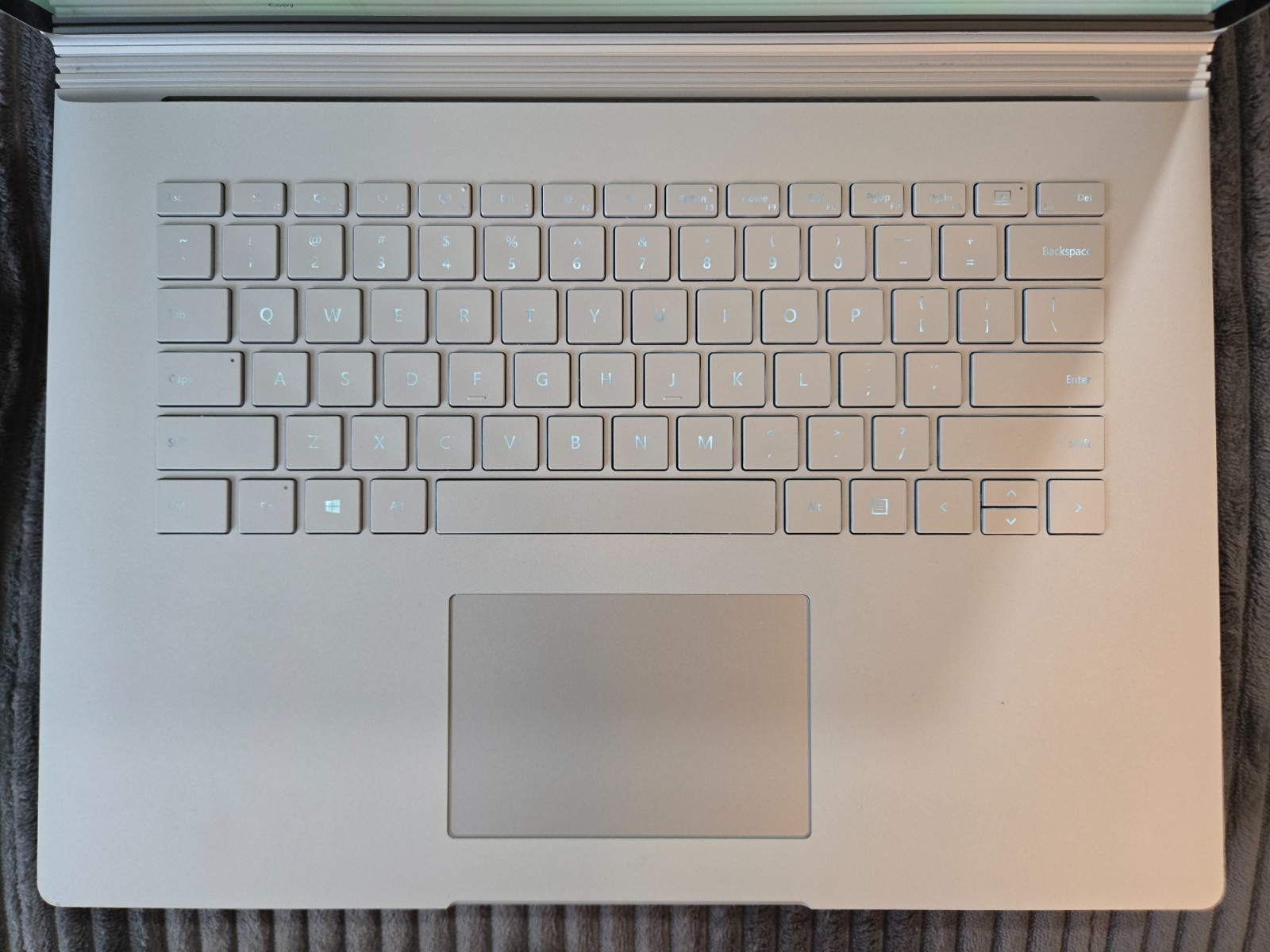Microsoft Surface Book 3 15″ (256GB SSD, Intel i7-1065G7 GTX 1660 Ti 16GB RAM)