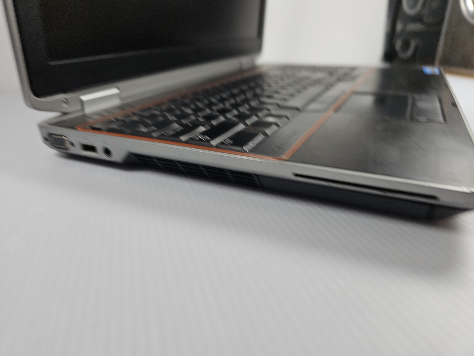 DELL Latitude E6520 Laptop Computer Intel i5-2520M @2.5GHz 4GB RAM 320GB WIN 10