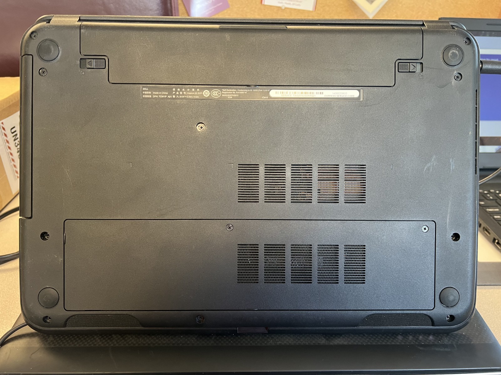 Dell Inspiron 3537, i3-4010U, 4GB Ram, DVD+RW, 500GB HDD, Windows 10 Pro