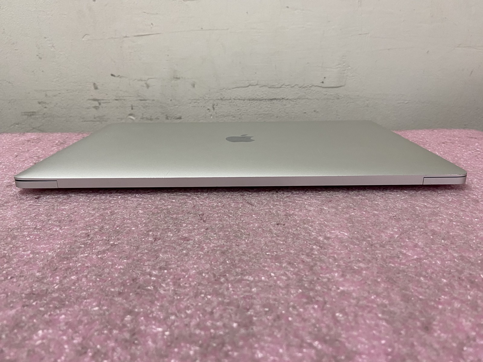 Apple MacBook Pro 2019 A1990 15.4″ i7-9750H 32GB RAM 512GB SSD *Read* – CLP43A