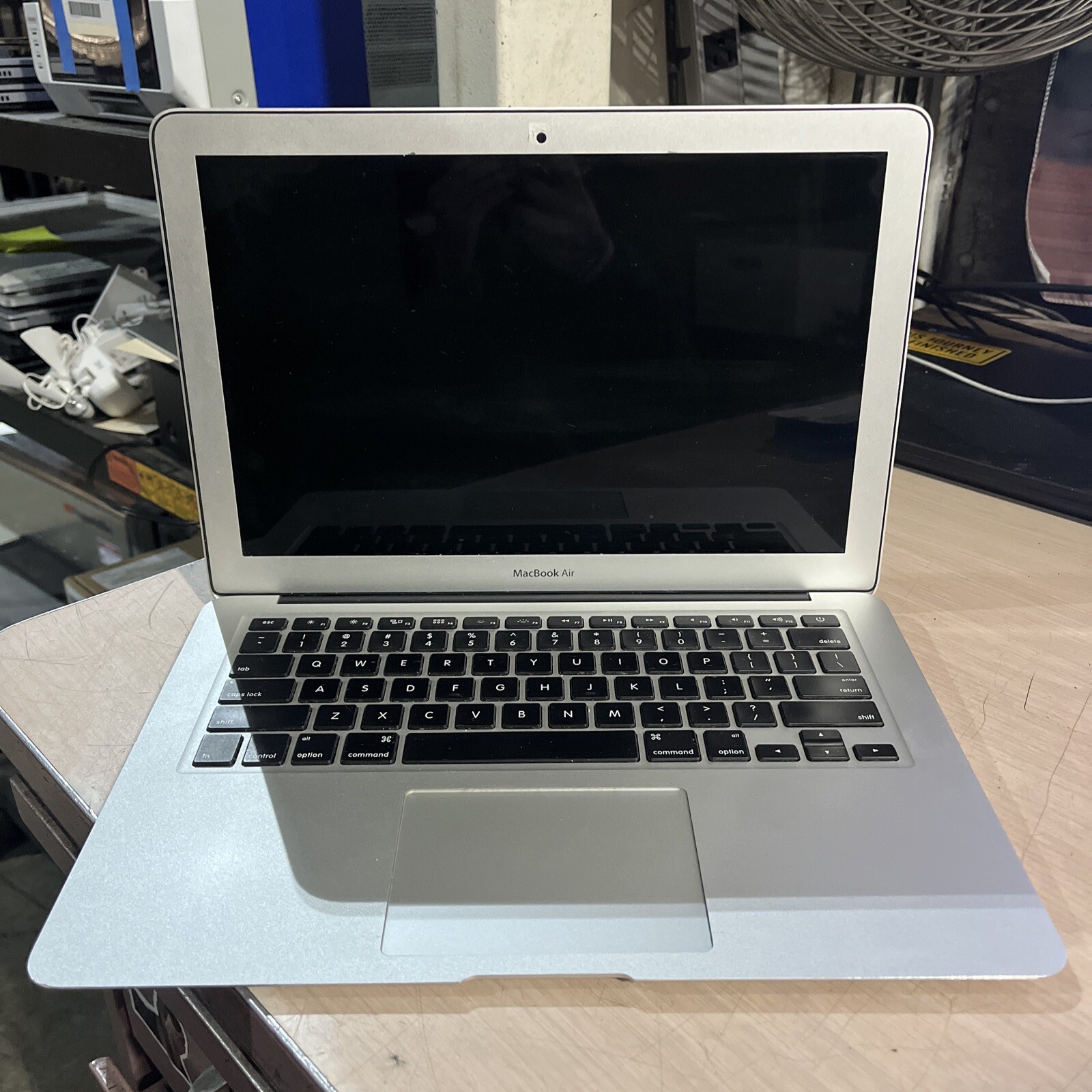 APPLE MACBOOK AIR 13″ MID-2013 CORE I5-4250U 1.3GHZ 4GB RAM