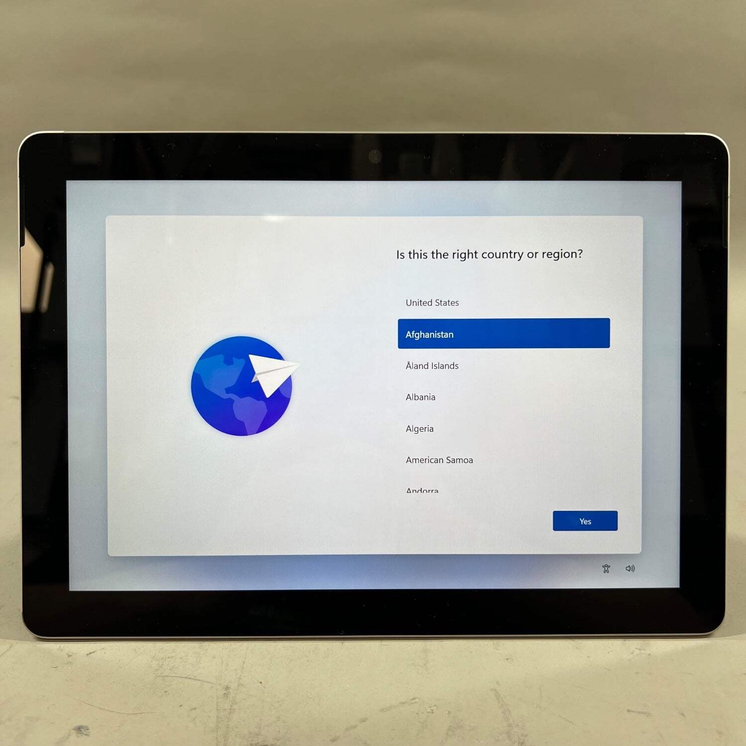 Microsoft Surface Go 1 1824 10″ Pentium Gold 4415Y 1.60GHz 4GB RAM 64GB SSD