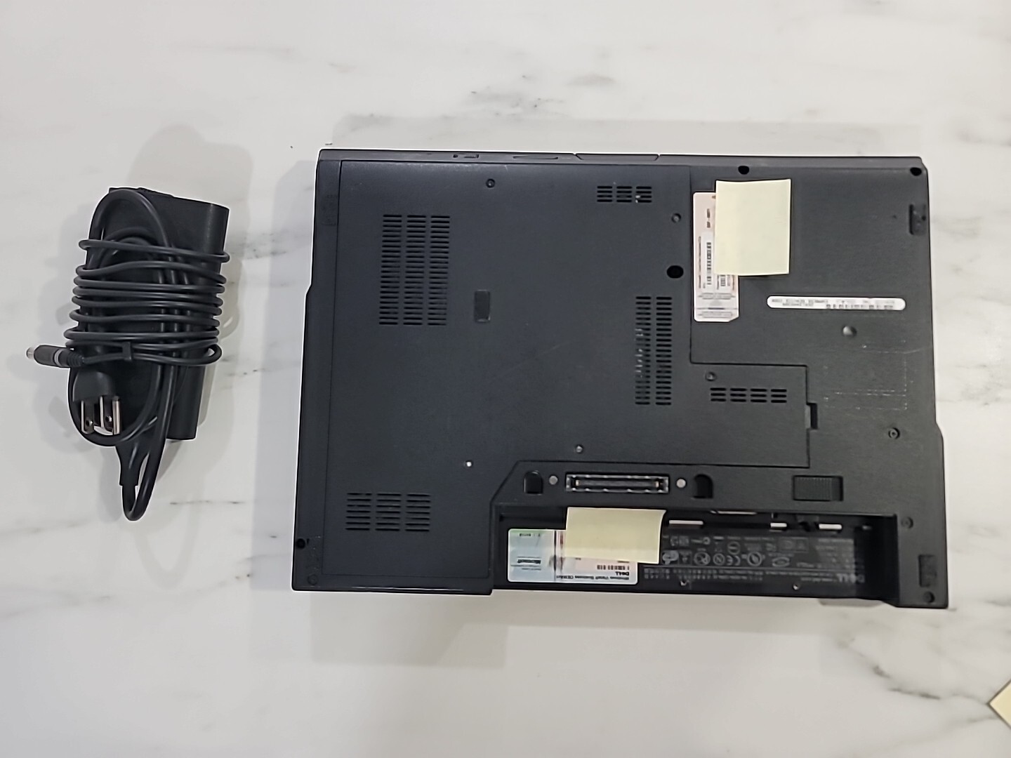 Dell Latitude E5400 Laptop No Boot, No Start, Charger Imcluded, Display Intact
