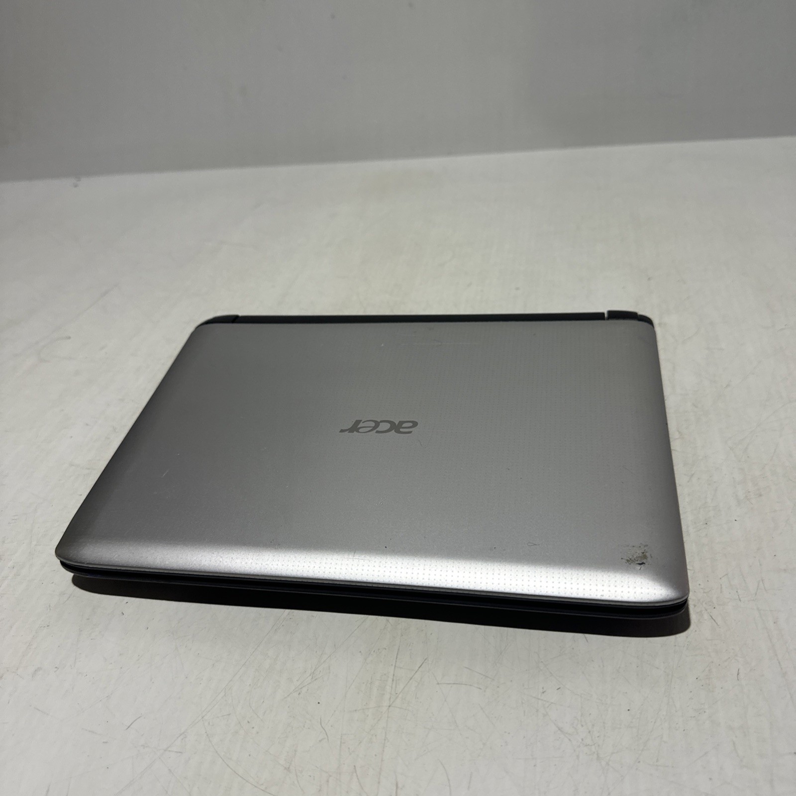 Acer Aspire One Intel Atom N450 2gb Ram No Drives Boots Bios