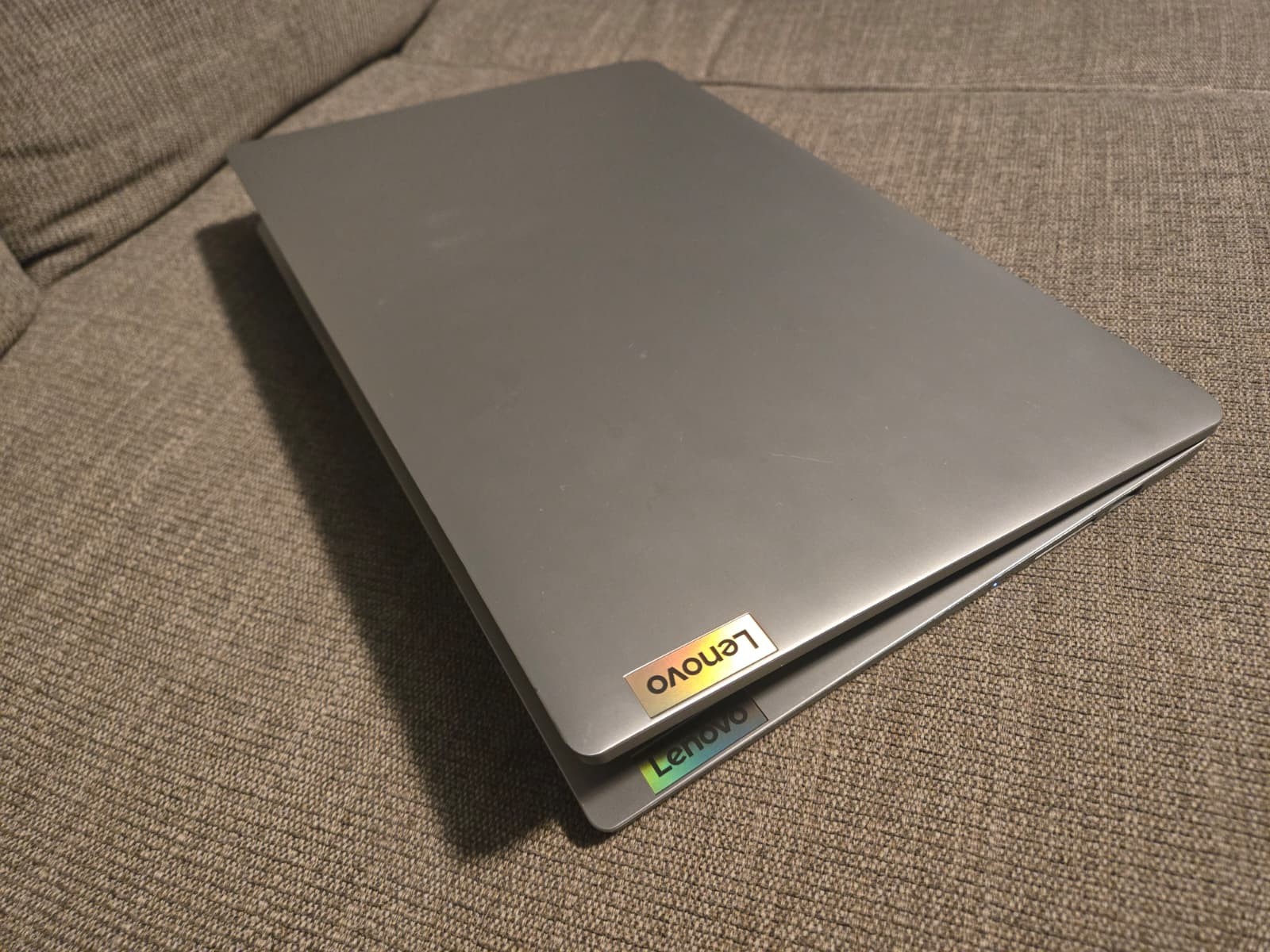 Lenovo IdeaPad 1 15AMN7 (82VG) Laptop – AMD Athlon Silver, 4GB RAM, 128GB SSD
