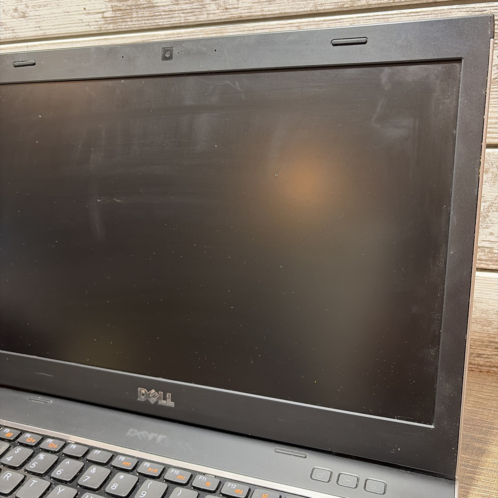 Dell Vostro 3555 15″ Laptop AMD E-3000M-MZ *Parts Only*