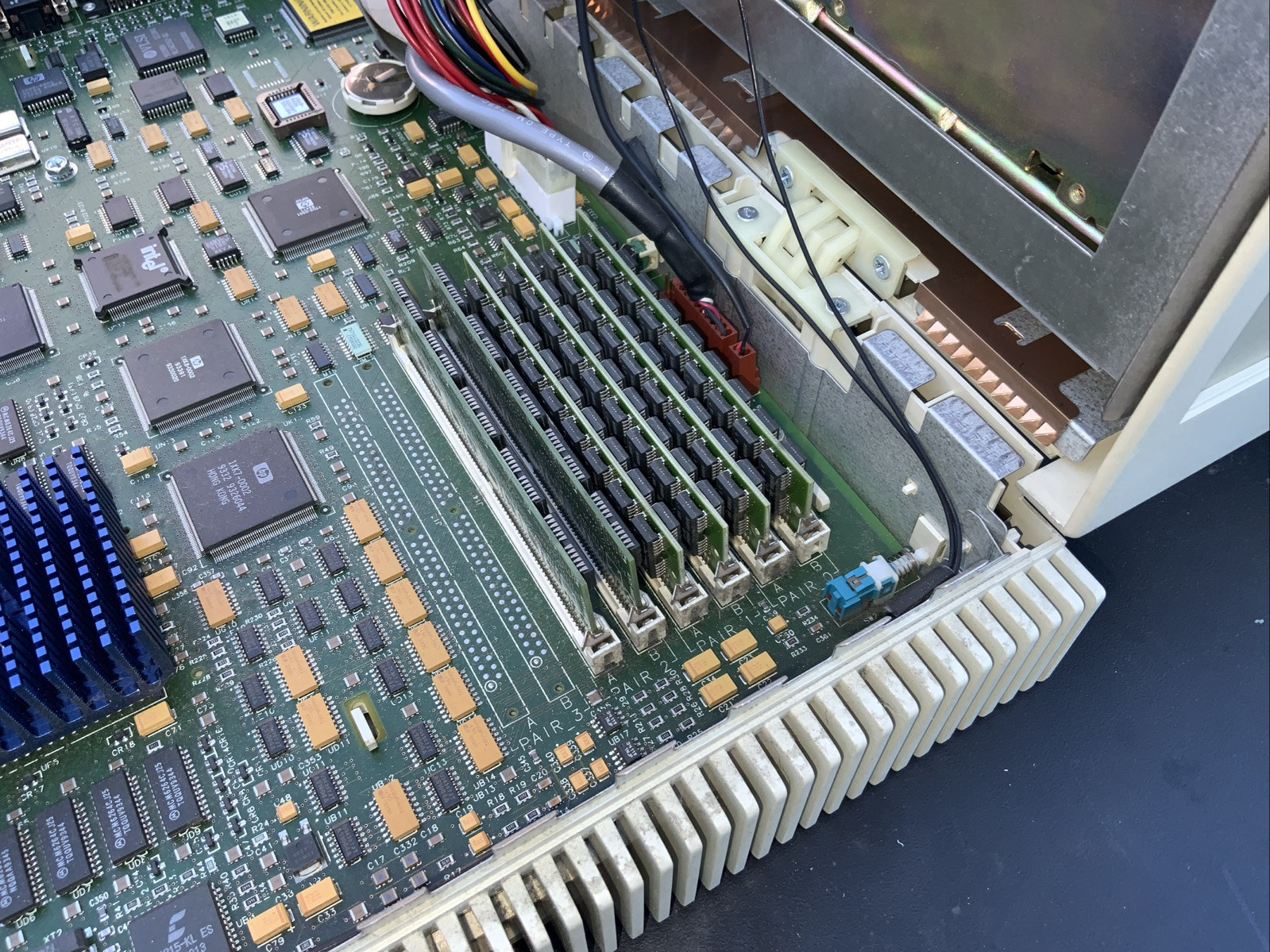 HP / HEWLETT PACKARD APOLLO MODEL 715 / 33 WORKSTATION, PROD# A2612A