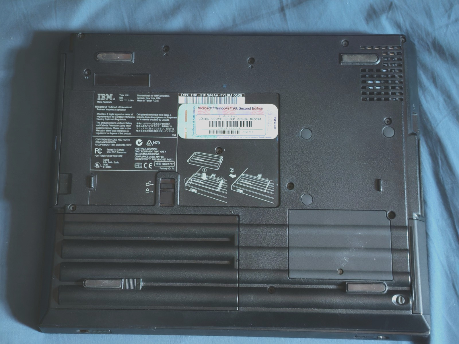 IBM ThinkPad iSeries 1161 – Win98 SE, Celeron, 32MB, 6GB