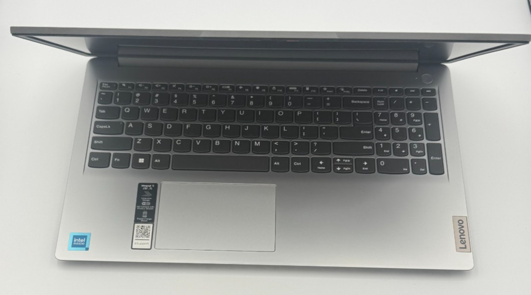 Lenovo IdeaPad 1 15.6″ Cloud Gray | 15IJL7 | Intel N4500 | 4GB | 128GB eMMC