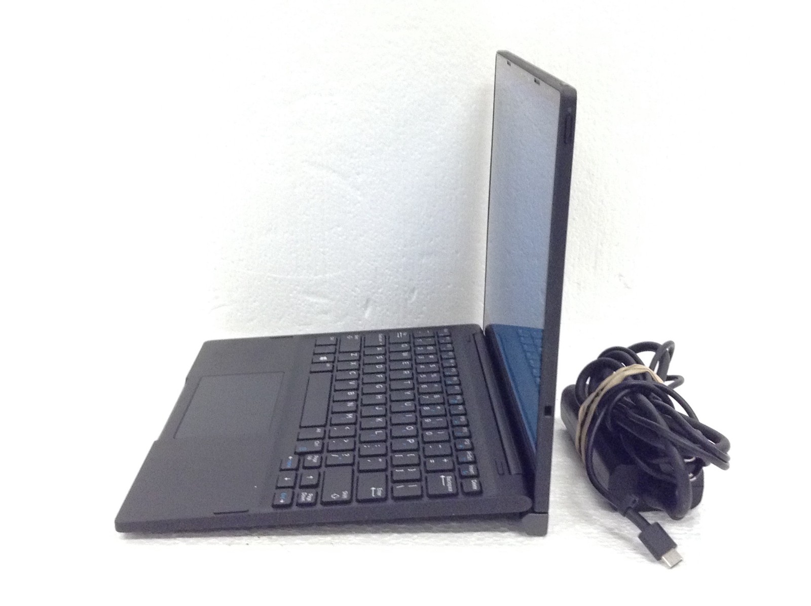 Dell Latitude 7285 2-in-1 Touch Laptop i5-7Y57 1.20Ghz 12.3″ w/ 8GB, 128Gb M2