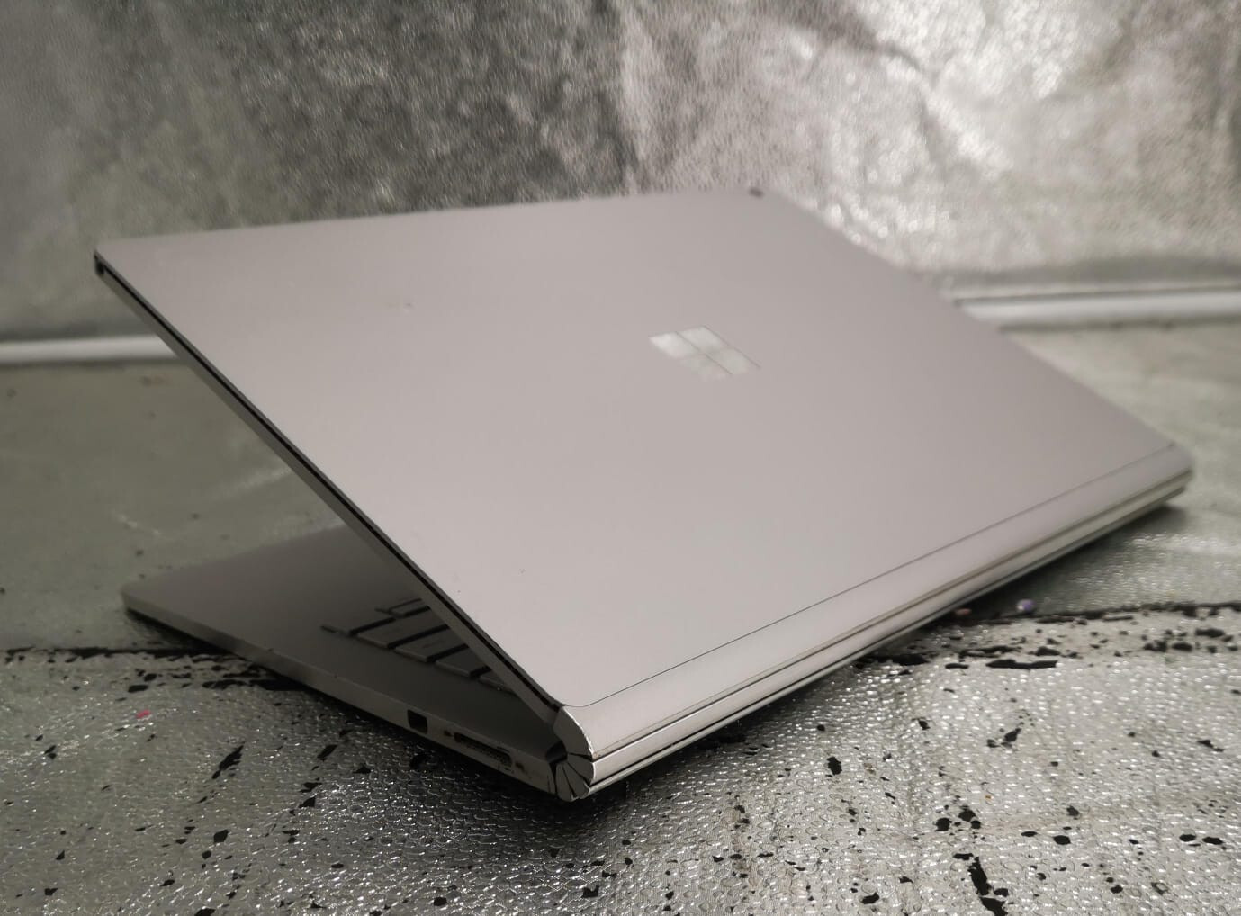 Microsoft Surface Book 13.5″ Intel Core i5-6300U 8GB RAM 256GB