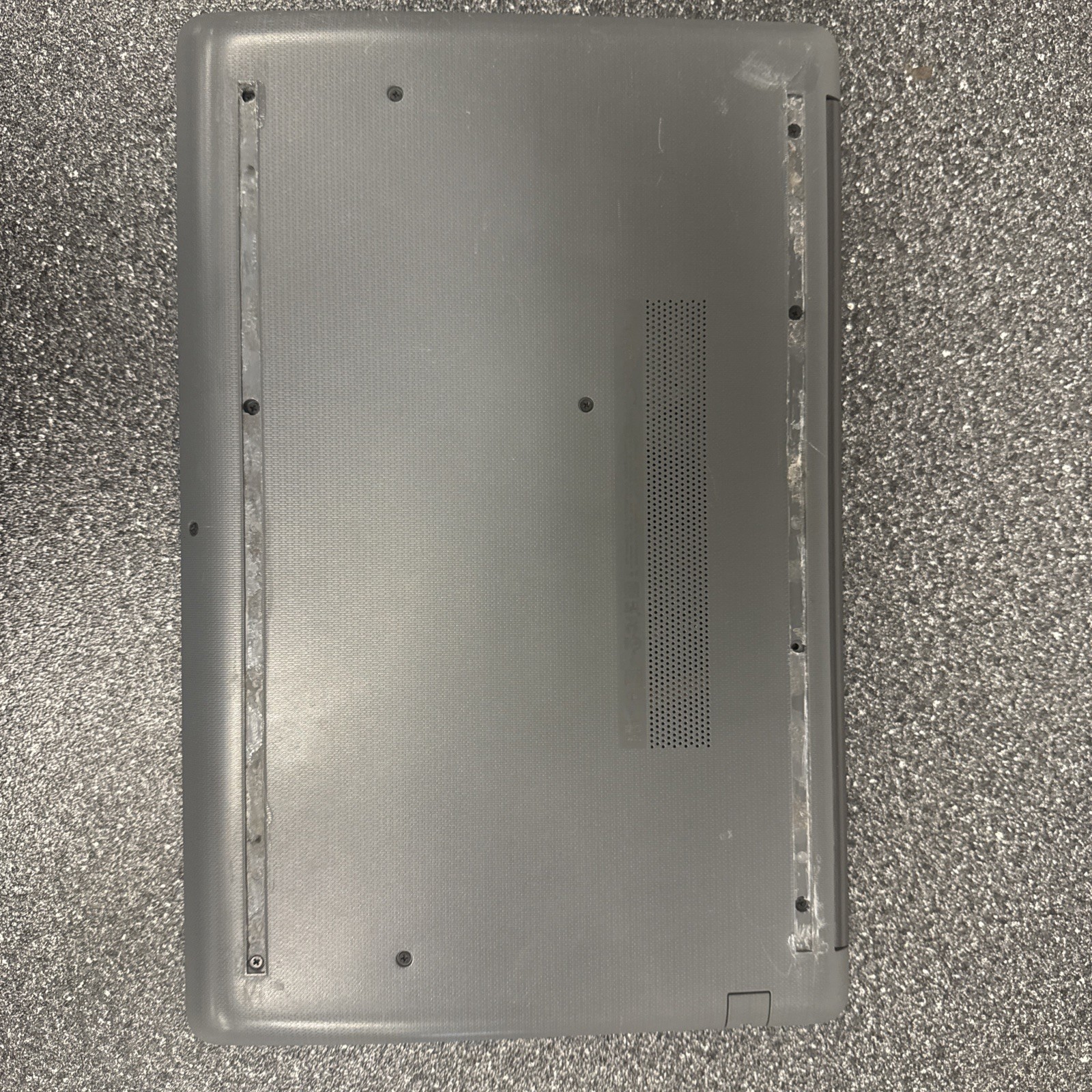HP 15t-da100 15.6″ HD Laptop BATTERY NOT TESTED AND HAS SCRATCHES AND STAINS!!!!