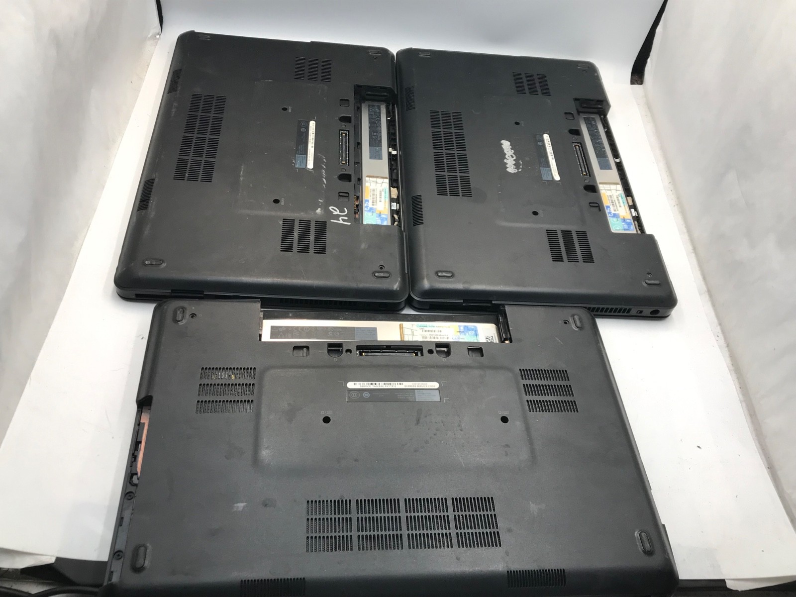Lot of 3 Dell Latitude E5540 Intel Core i5-4200U 15″ – MISSING DISPLAYS – MZ