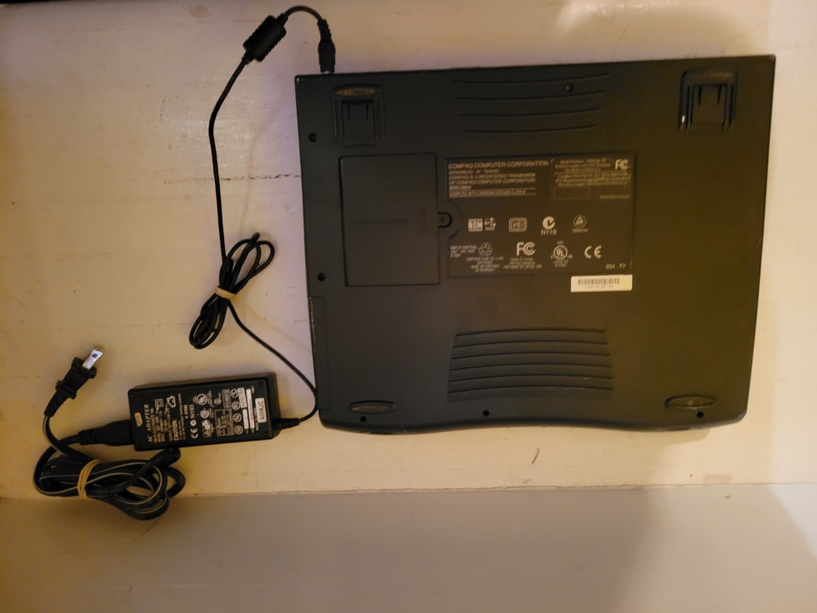 Vintage Compaq Presario 1690 Laptop