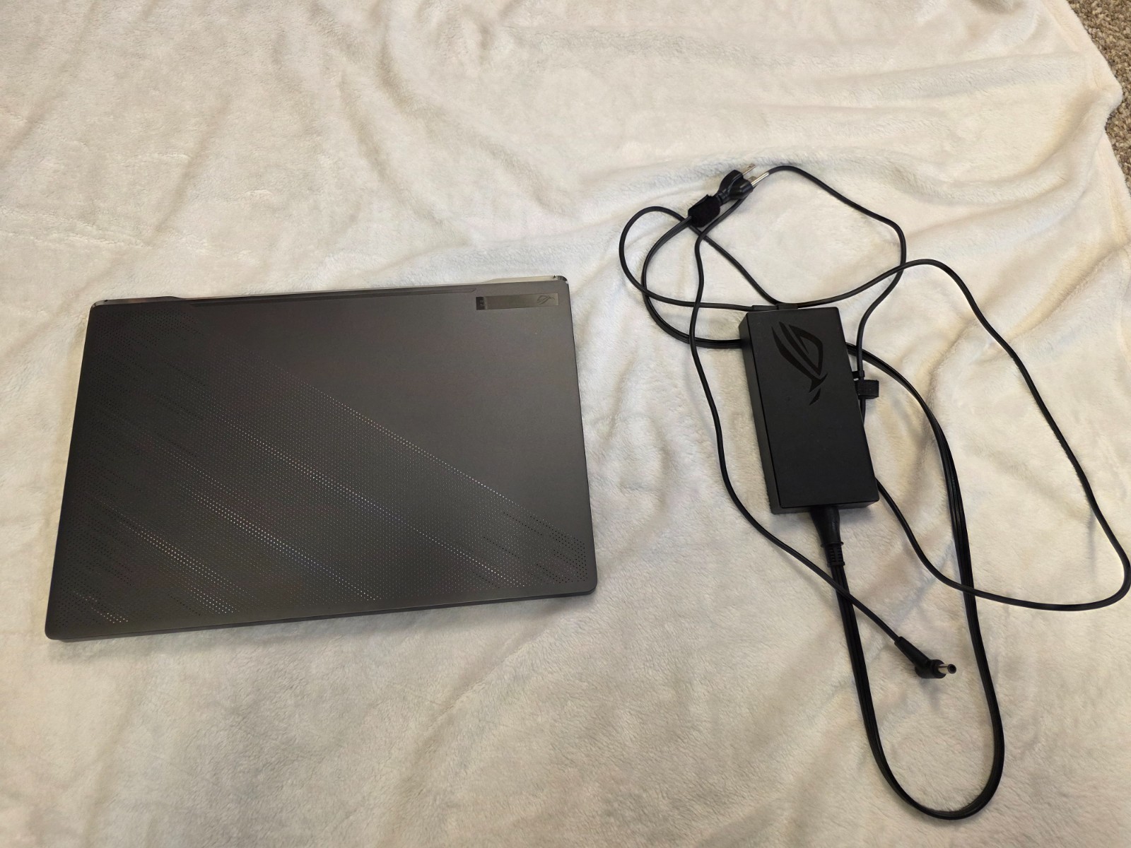 ASUS ROG Zephyrus G15 GA503QR 15.6″ (1TB SSD, AMD Ryzen 9 5000 Series, 4.50 GHz,