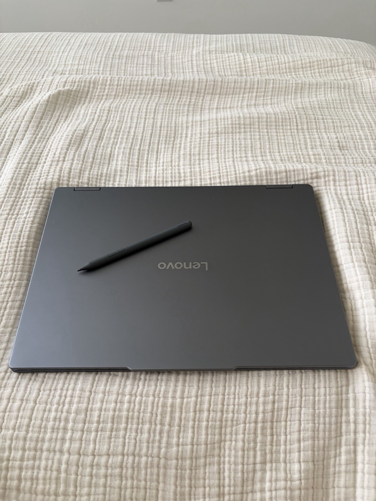 Lenovo Yoga 7 2-in-1 16ILL10 16″ Core Ultra 5 256V 2.2GHz 16GB RAM 1TB SSD