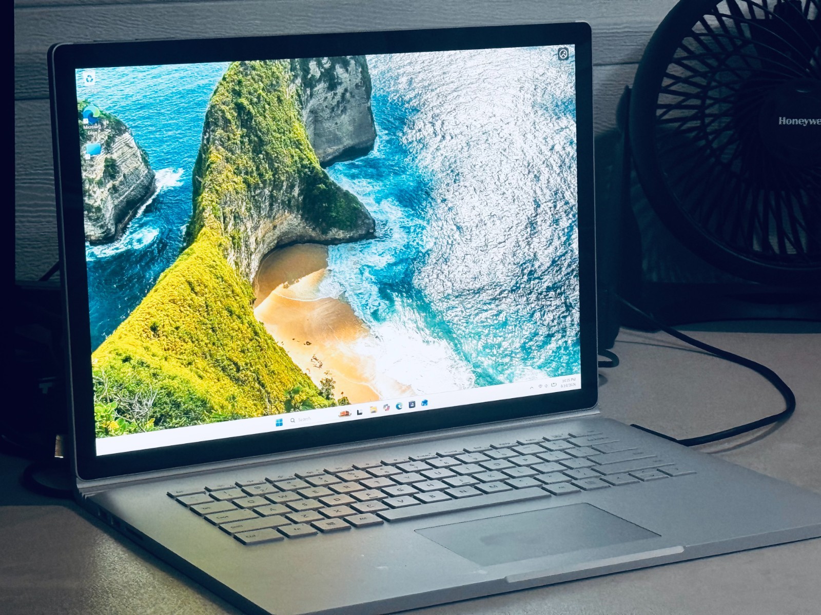 Microsoft Surface Book 3 Touch-Intel i7 1065G7-32GB RAM-512GB-6GB GTX 1660-READ