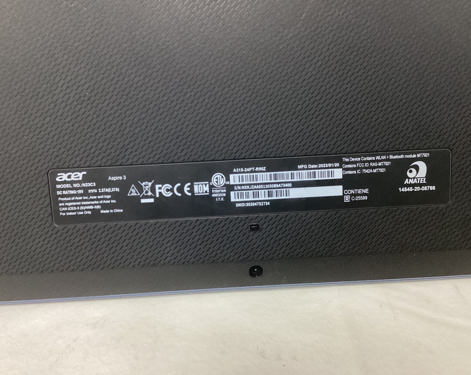 acer Aspire 3 Touchscreen Laptop 15.6″ FHD Screen, AMD Ryzen 5 7520U 8GB/512GB