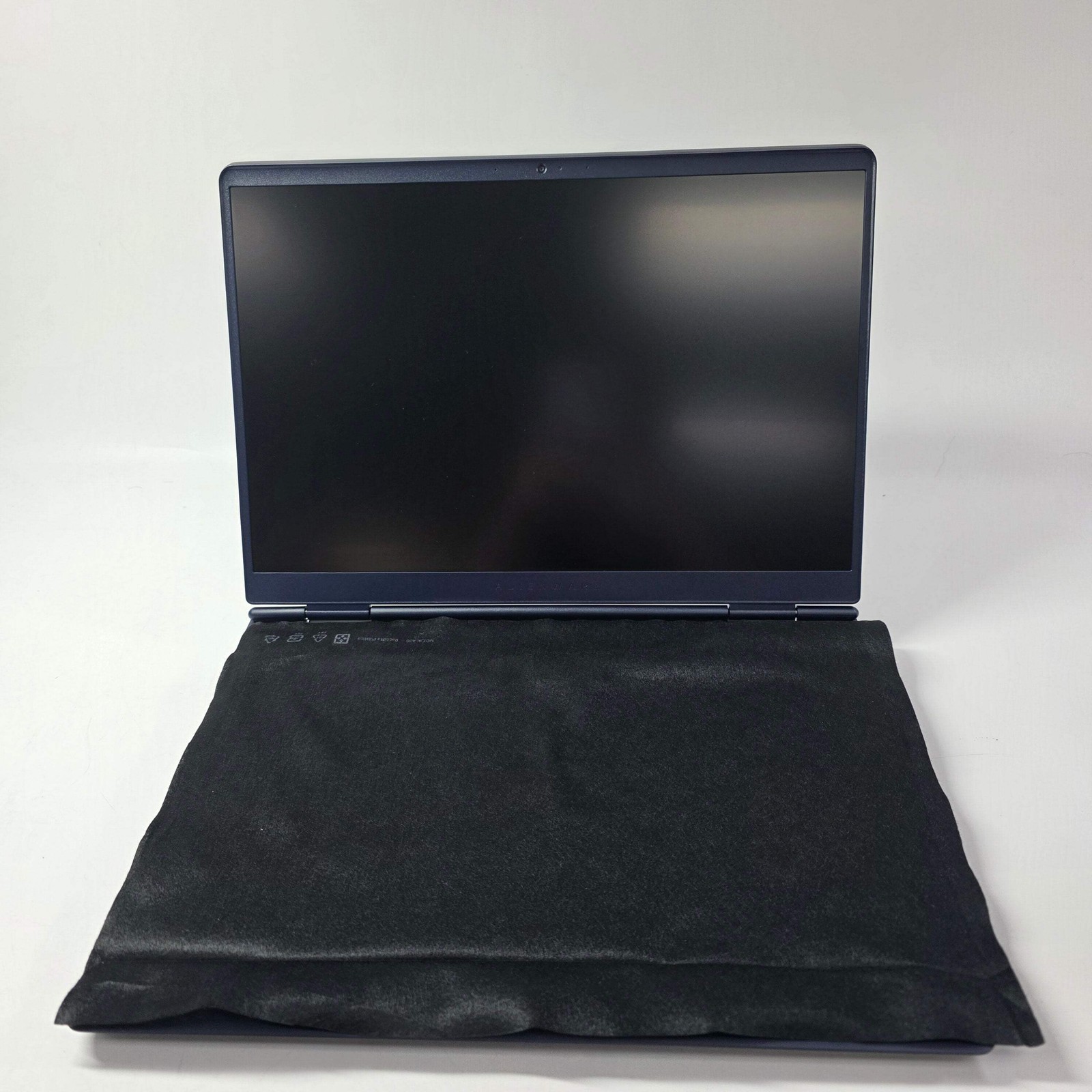 Alienware 16 Aurora RFV28 15.6″ Core 7 240H 16GB RAM 500GB GeForce RTX 5050