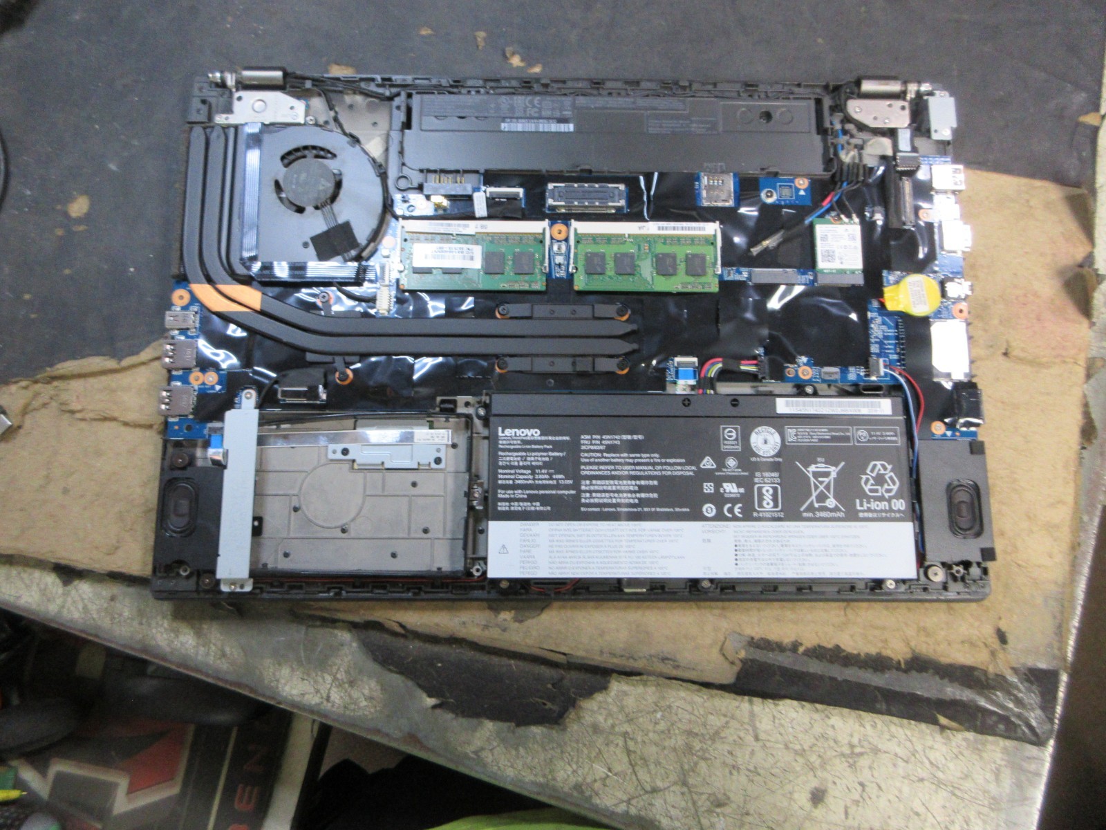 Lenovo Thinkpad P50s Intel i7-6500U 8GB RAM NVIDIA Quadro M500M READ AD