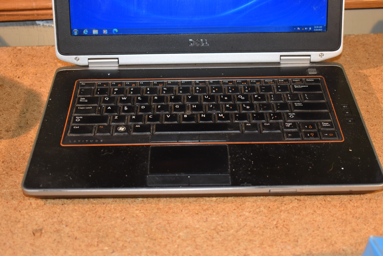 Dell Latitude E6420 Intel Core i5-2520M 4GB RAM 320GB HDD Windows 7 32bit Webcam