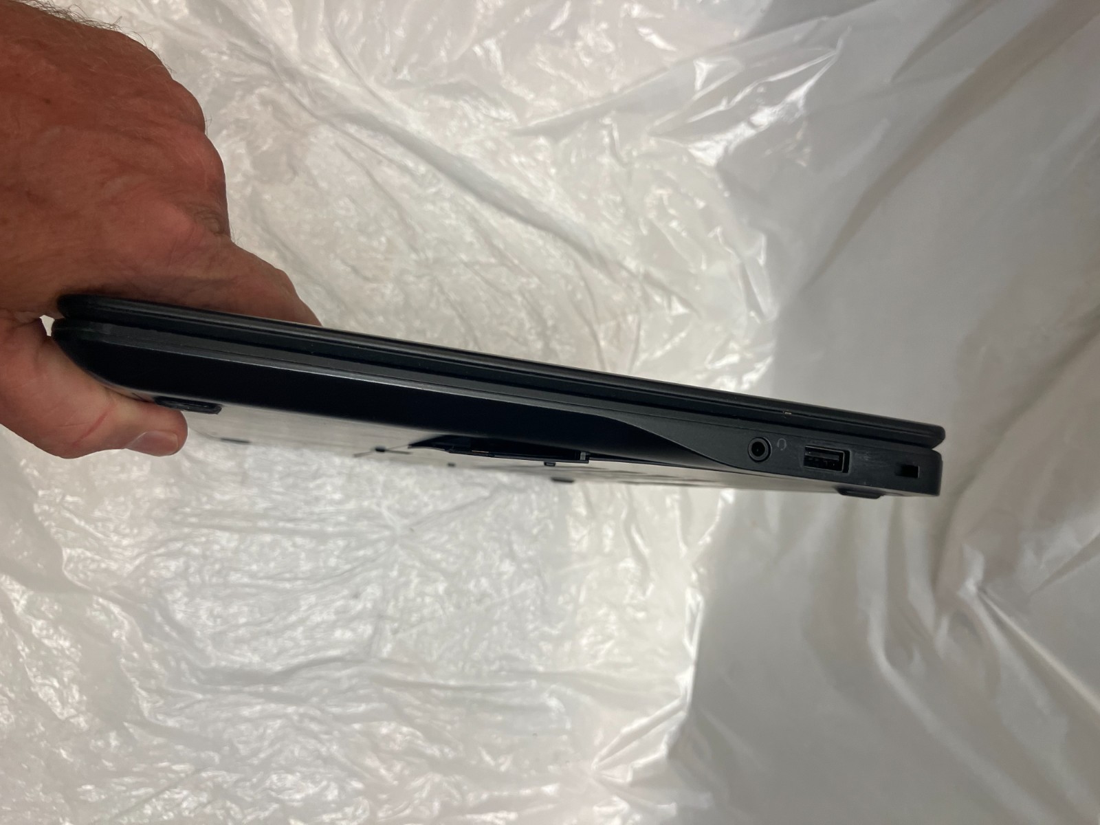 Dell Latitude E7450 Intel Core i5-5300u 2.30GHz NO RAM – NO HDD FOR PARTS