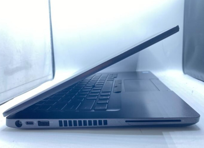 Dell Latitude 5400 14″ Laptop Intel Core i5-8365U 1.6GHz 8GB RAM 256GB SSD