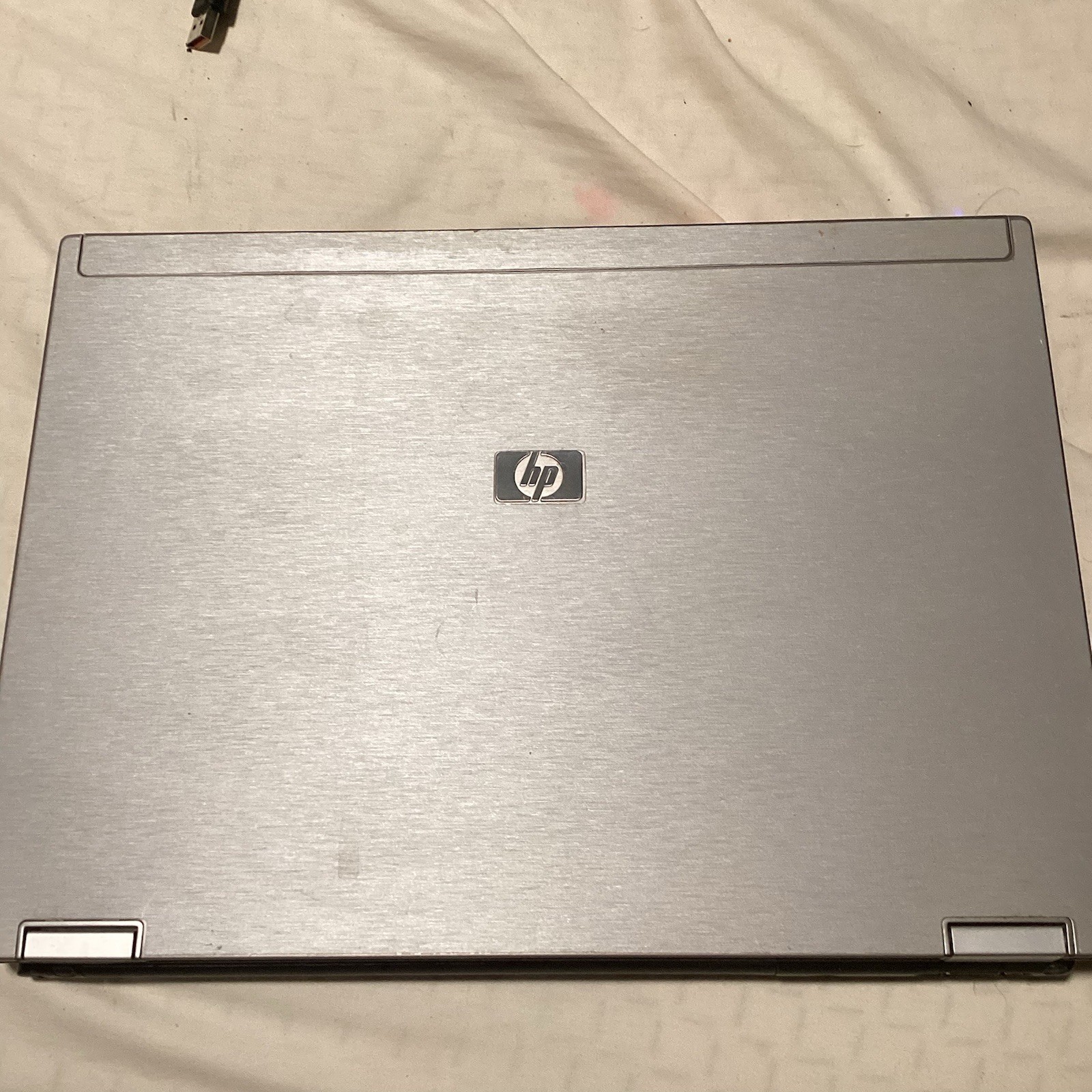 HP EliteBook 6930p 14″ Core 2 Duo P8700 2.53GHz 4GB 150 GB SSD Win10 Pro