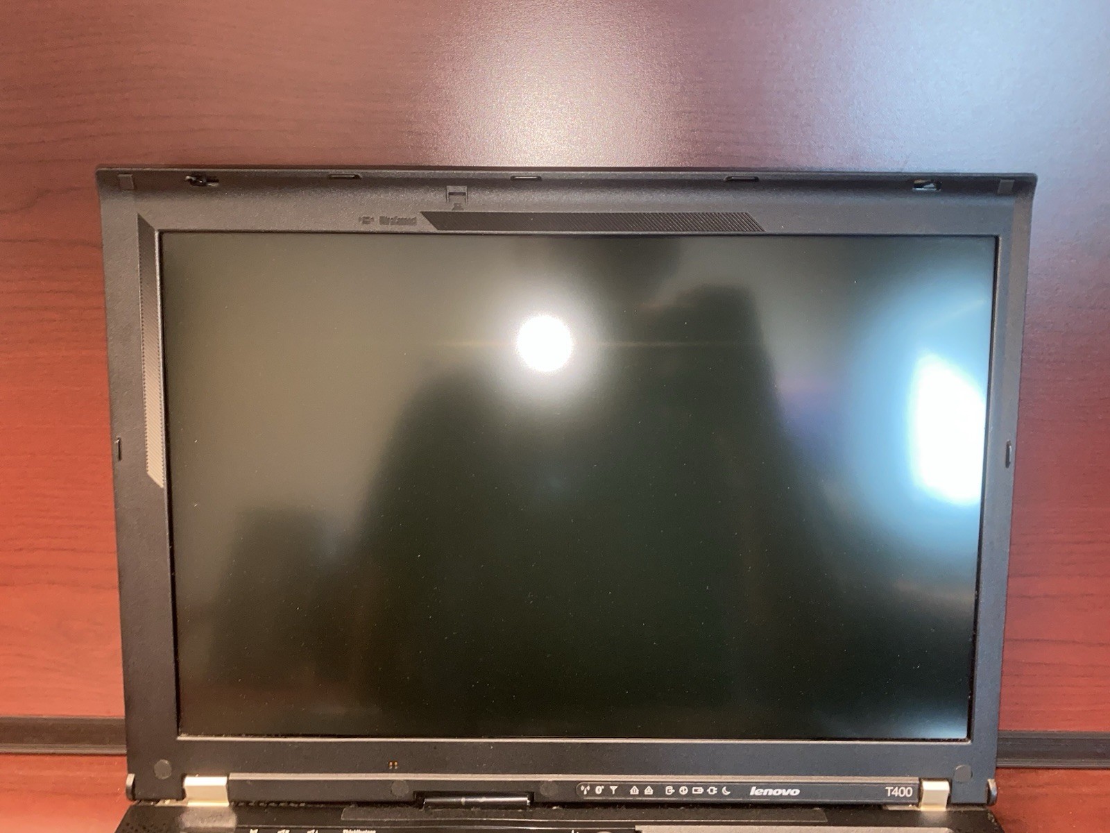 2 Lenovo ThinkPad T400 Laptops Intel Core 2 Duo P8400 8gb RAM 120 Gb HDD