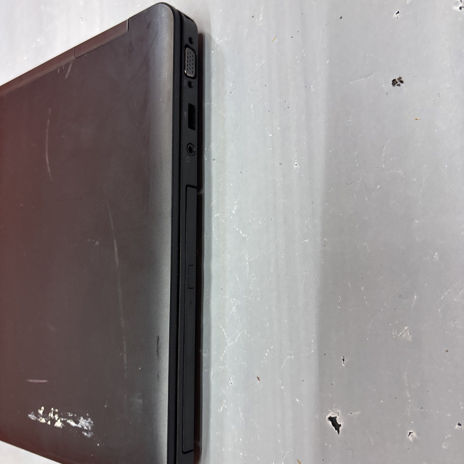 DELL LATITUDE E5540 Laptop w/ Intel Core i5-4310U 2.00 GHZ + 4 GB *tested