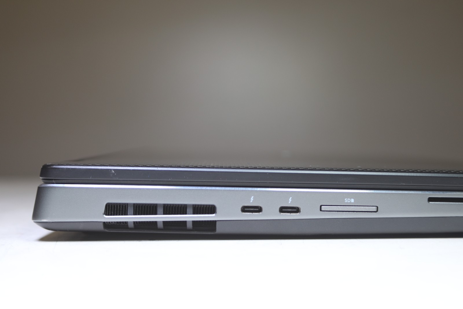 Dell Precision 7530 Intel Core(TM) i7-8850H CPU 2.60GHz-32GB RAM-1TB-NVMe-NO OS