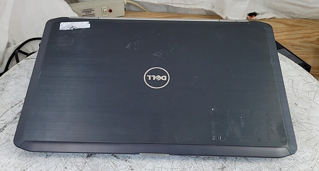 DELL LATITUDE E5520 Laptop Core I5-2520M 4GB 1TB SEE NOTES