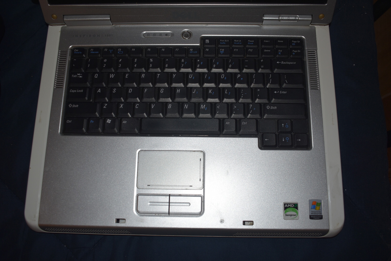 Dell Inspiron 1501 Laptop Mobile AMD Sempron 3500+ 1GB Ram 60GB HDD Windows XP