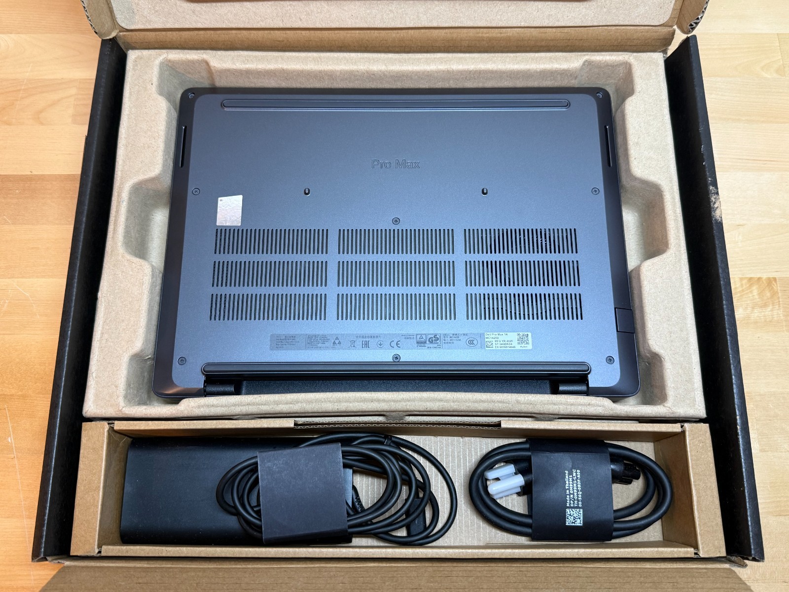 Dell Pro Max 14 MC14250 Nvidia RTX PRO 500 Ultra 7 265H 32GB 1TB V163K