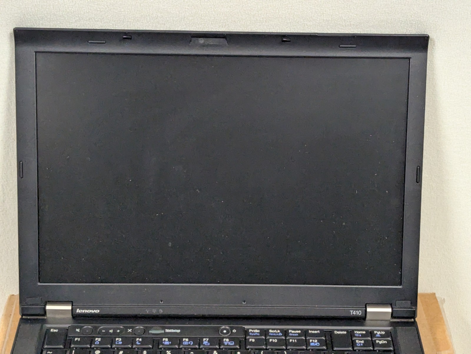 Lenovo ThinkPad T410 Intel i5-520M 2.4GHz 3GB 112GB Win7 Floppy Disk Sound Bar