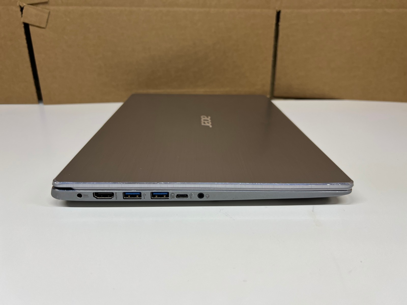 Acer Swift 3 SF314-54-39BH 14″ Laptop – 128GB SSD, 4GB RAM, Intel i3, Windows 10