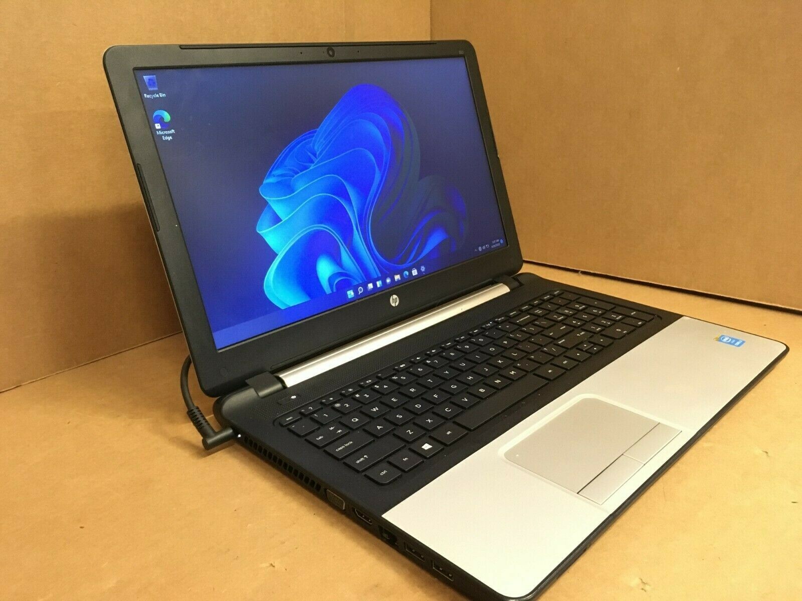 HP 350 G1 LAPTOP 15.6″ i3-4005U, 1.7Ghz 4GB 500GB, WEB CAM, WINDOWS 11 PRO