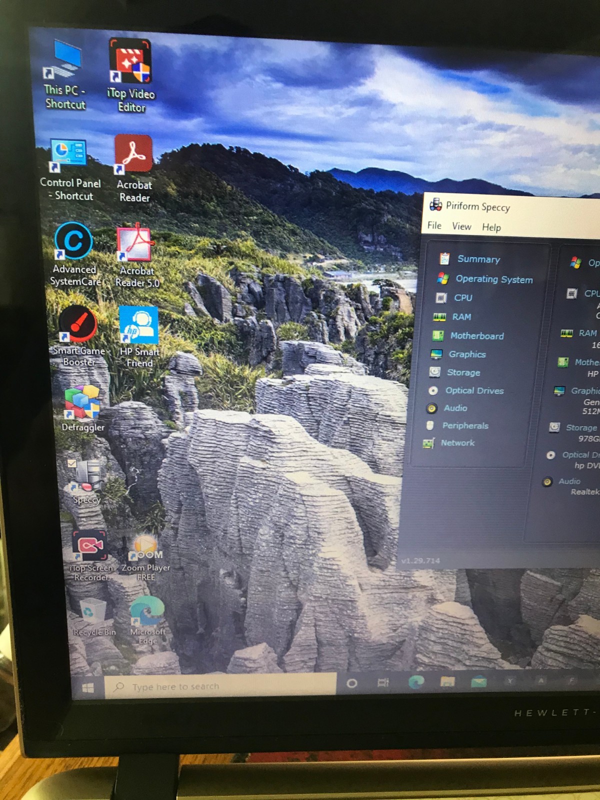 HP Laptop Compute 17.3- AMD-A-10-4-core-16GB RAM- 1TB SSD AMD Radeon R6 -Gold