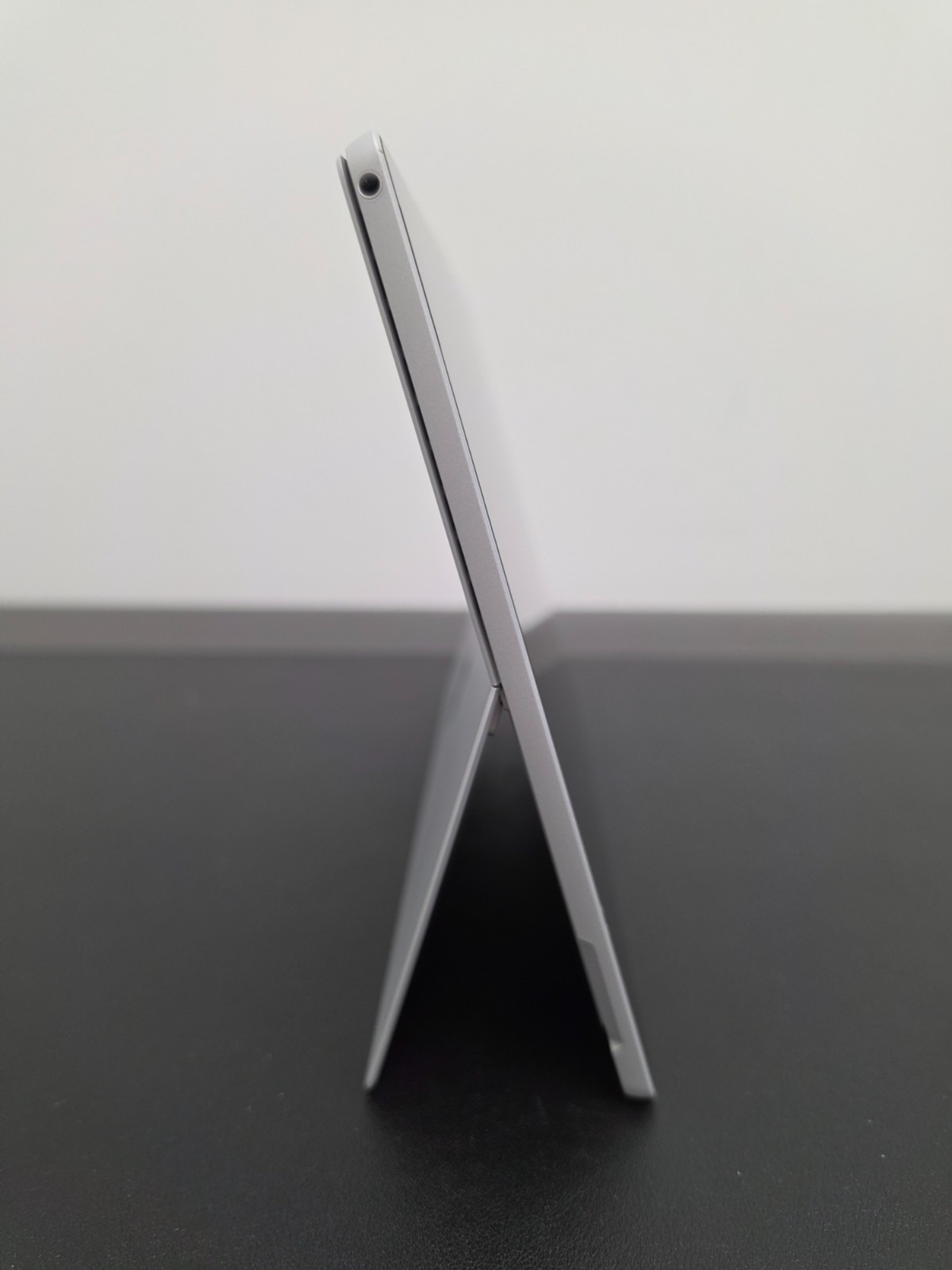 Microsoft Pro 7+ i3-1115G4 8GB Ram 128GB SSD Win 11 Pro