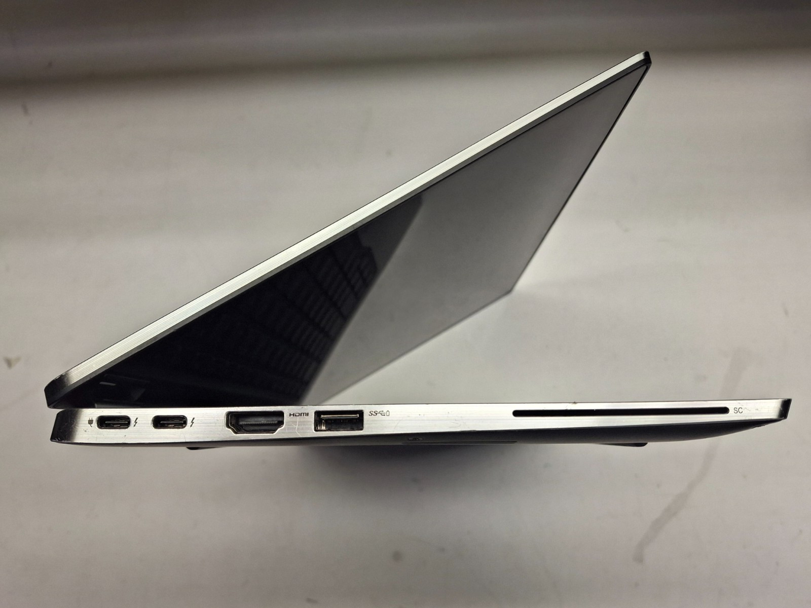 Dell Latitude 7400 2-in-1 14″ Laptop i7-8665U 16GB RAM 256GB NVMe Win 11P Touch