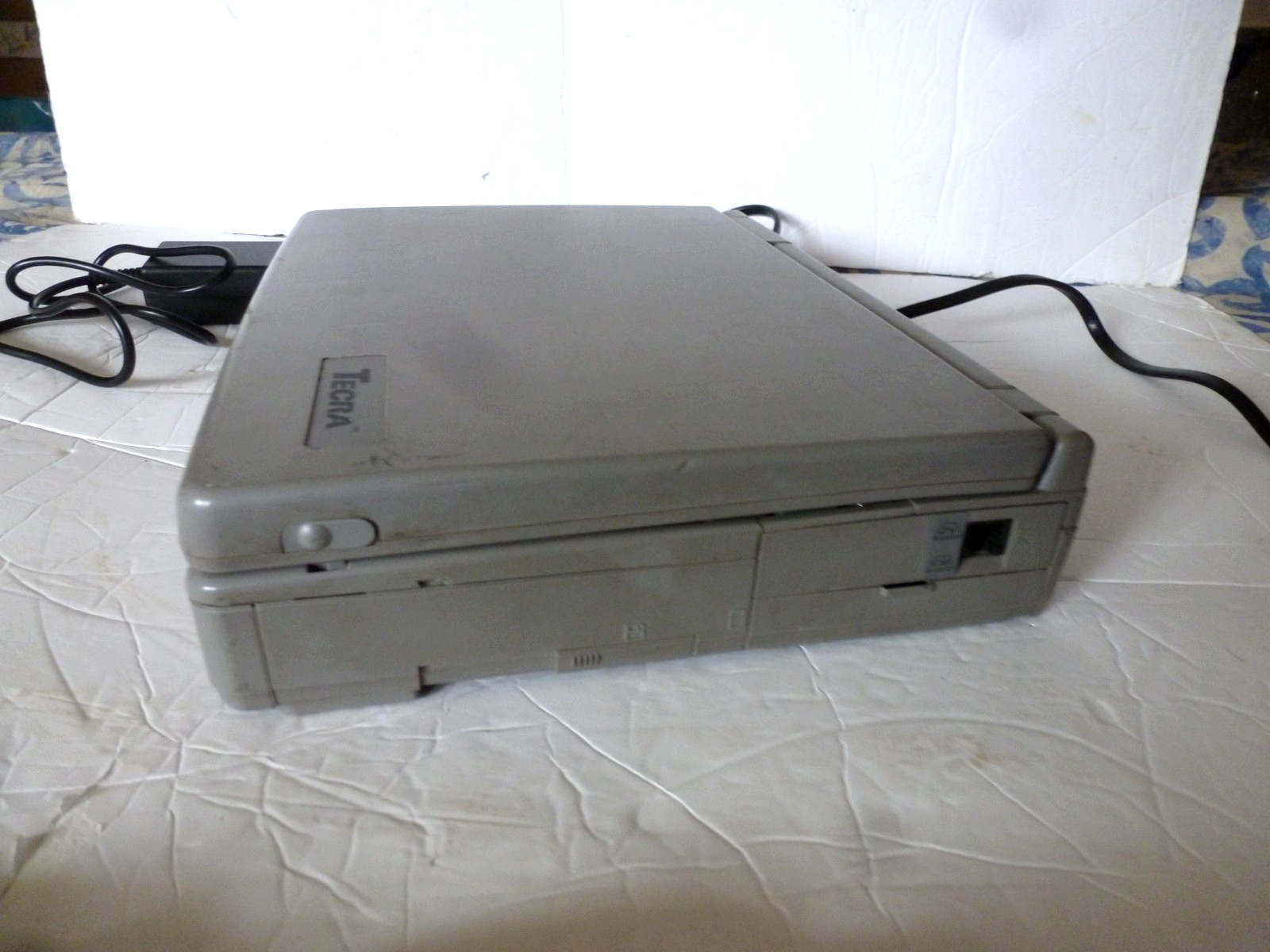Vintage TOSHIBA TECRA Laptop 730XCDT/2.1 TESTED Windows 98