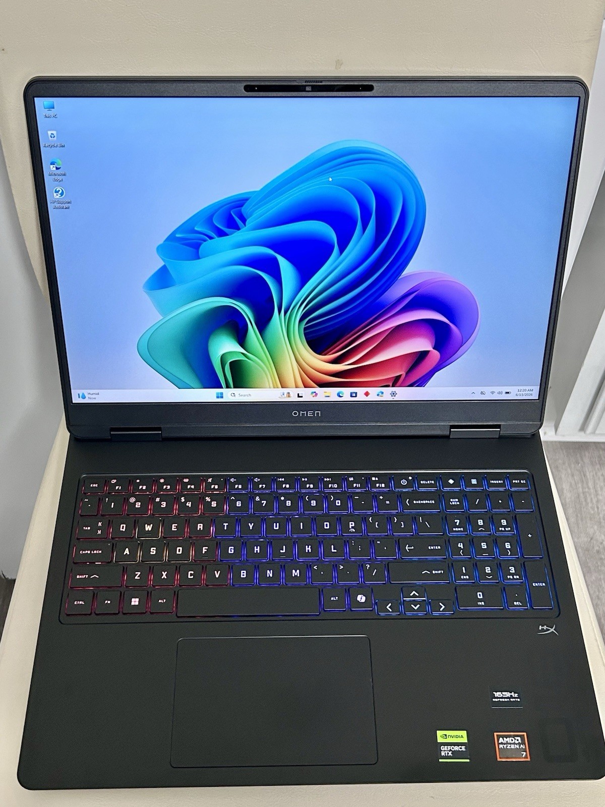 HP Omen 16-ap0047nr Black Gaming Laptop 16.0″ AI 7 350 16GB 1TB RTX 5060 W11