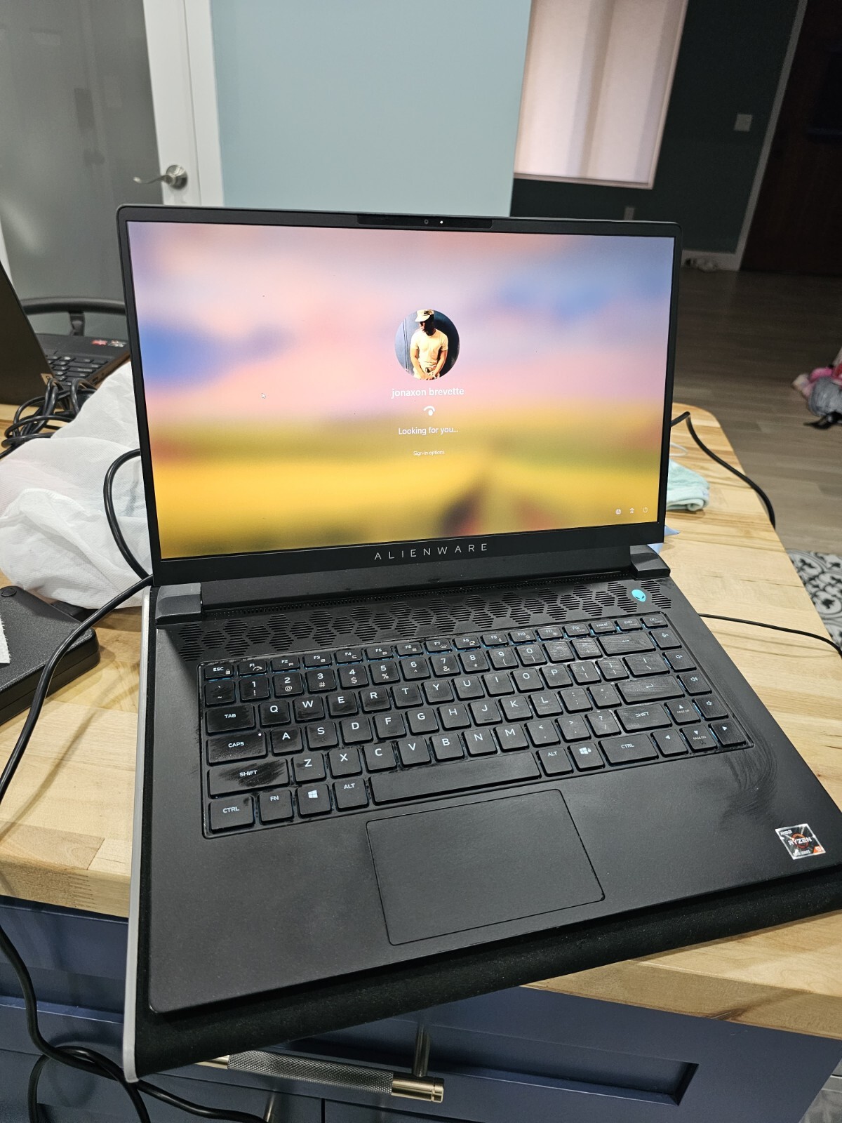 Alienware M15 R7 15.6″ (1TB SSD, AMD Ryzen 7, 16GB RAM, NVIDIA GeForce RTX 3070